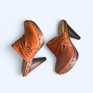 Seychelles clog heels